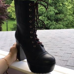 🔥BRAND NEW🔥Kendall and Kylie ~ Lace Up Heel Boot
